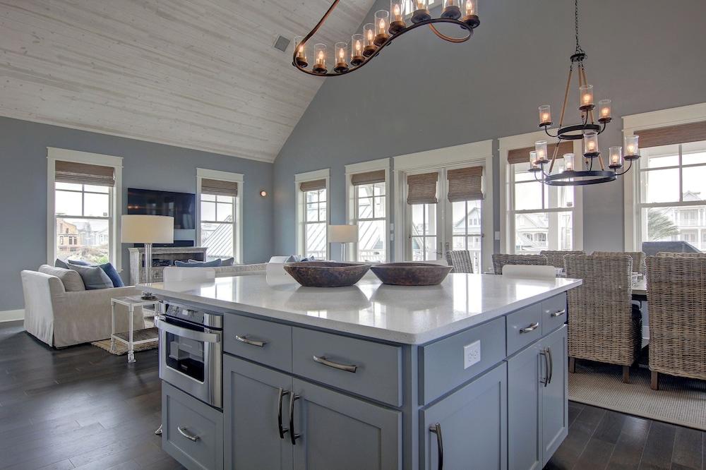 Coastal Charm 258 HI