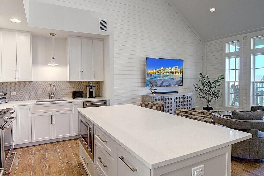 Sandy Bottoms Beach House TC 5104