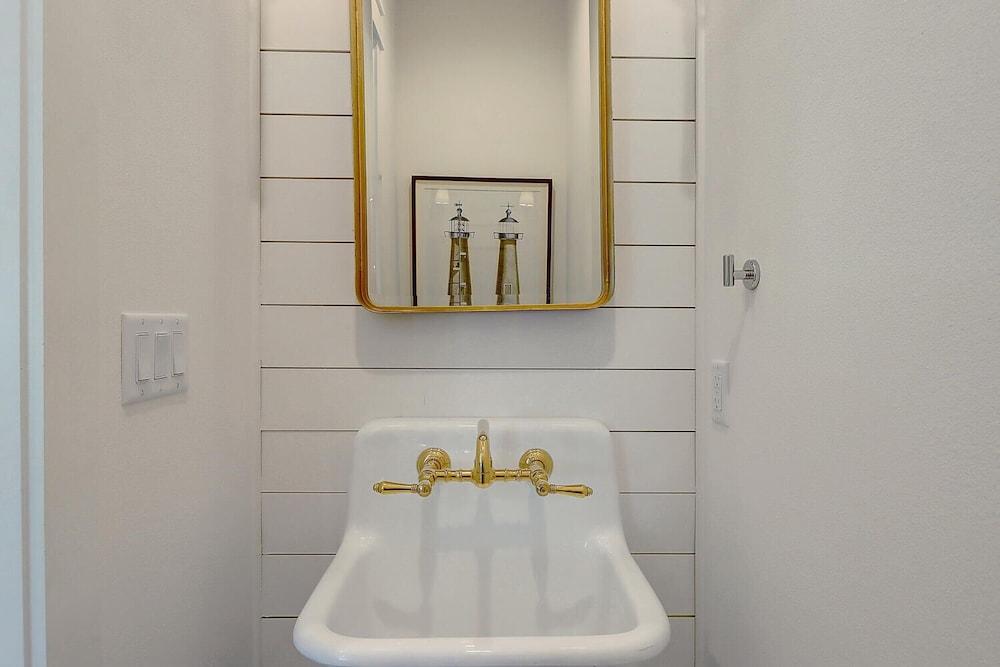 The Lighthouse 328 COA