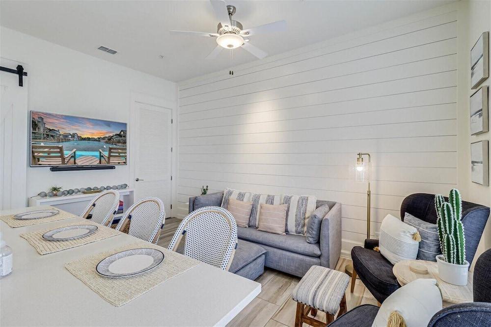 The Bunkhouse TC 10303