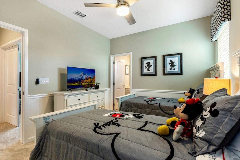 Lake Breeze 6 Bedrooms