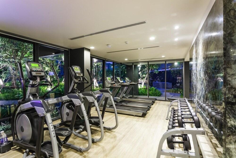 D187 - Large Apartment in Heart of Patong 2 Pools and gym