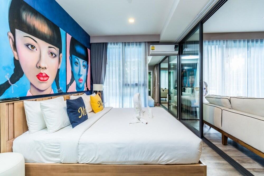 D144 - Unique Pool Access Apartment in The Deck Patong 2 Pools and gym