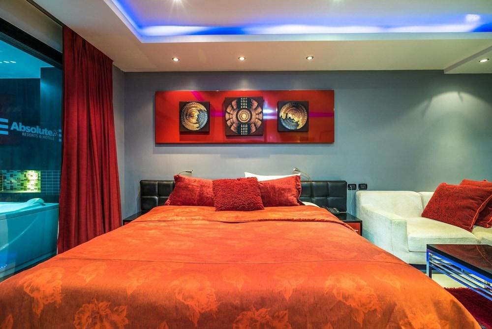 Absolute Bangla Suites Night Walking Street Rooftop Pool L-04