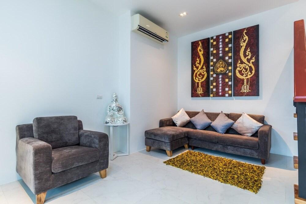 Kamala Sea View Villa With Private Pool and Rooftop Jacuzzi