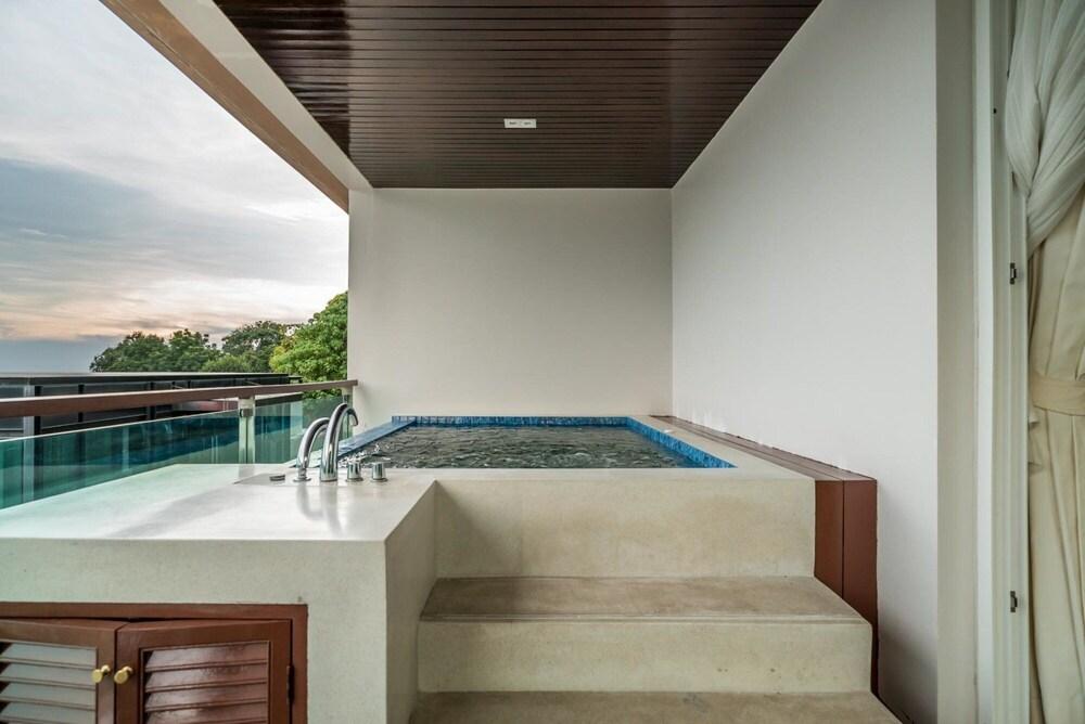 Privilege A1- Private Pool sea View Apartment on Kalim bay