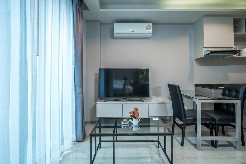 6Av 214 - Surin Beach Studio With Pool and gym