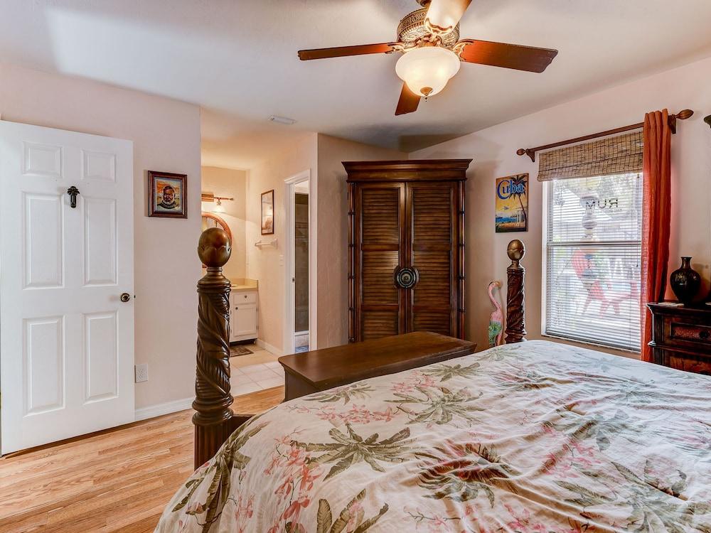 Island Paradise Retreat