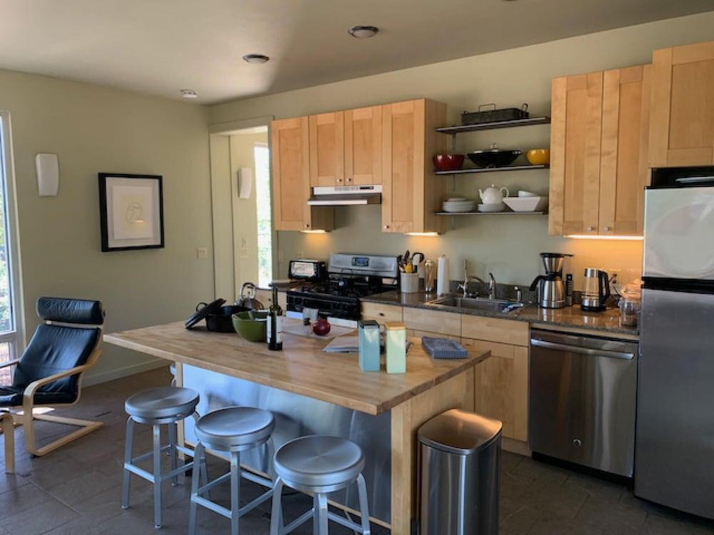 Views Last Minute Longer Stay Specials