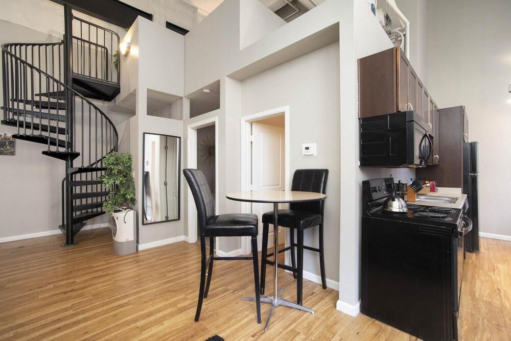 Downtown Denver 2BR Apartment - Open Plan Living