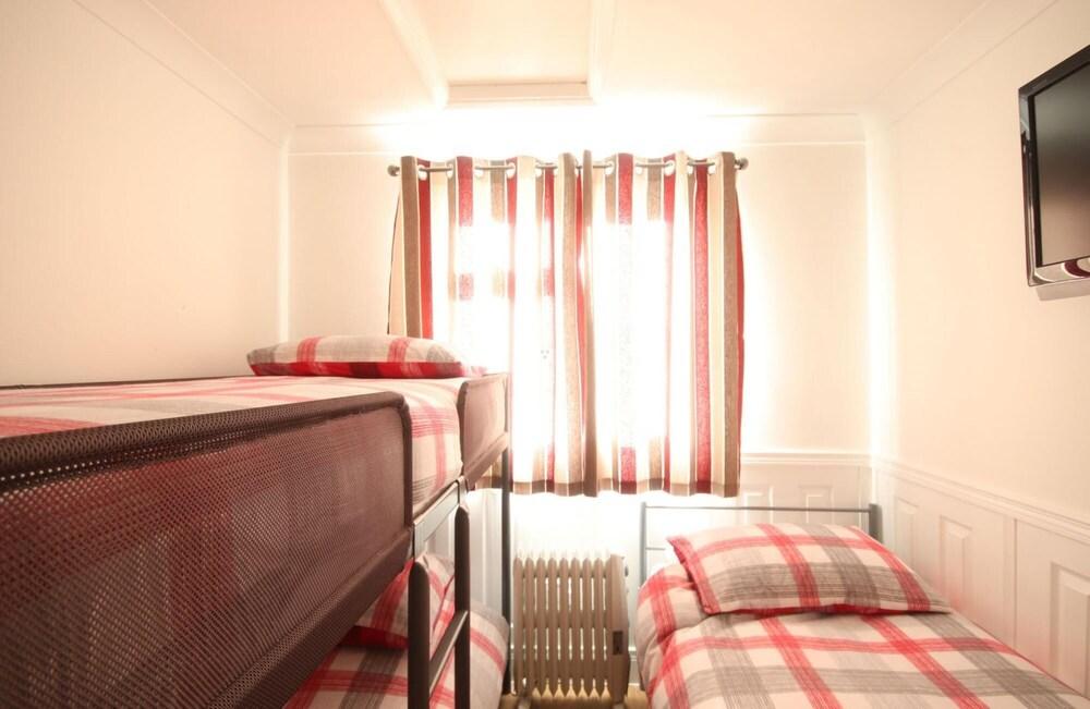 29C Medmerry Park 2 Bedroom Chalet