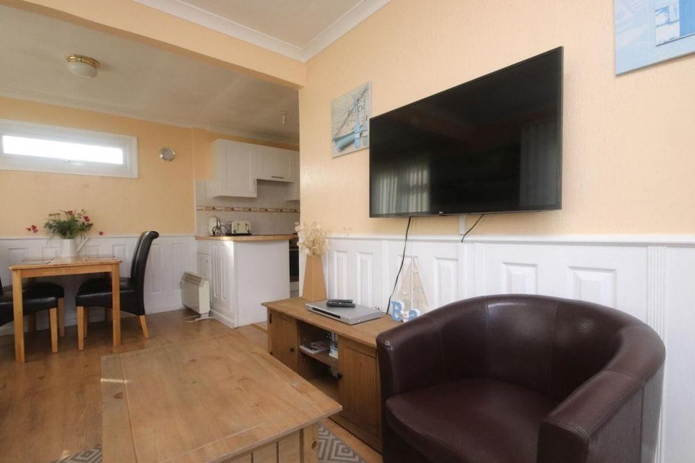 41B Medmerry Park 2 Bedroom Chalet