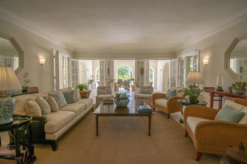 Luxury Golf Villa With Private Pool and Service Staff in Exclusive Resort Near Private Beach