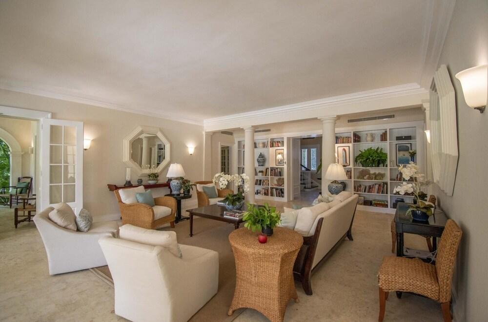 Luxury Golf Villa With Private Pool and Service Staff in Exclusive Resort Near Private Beach