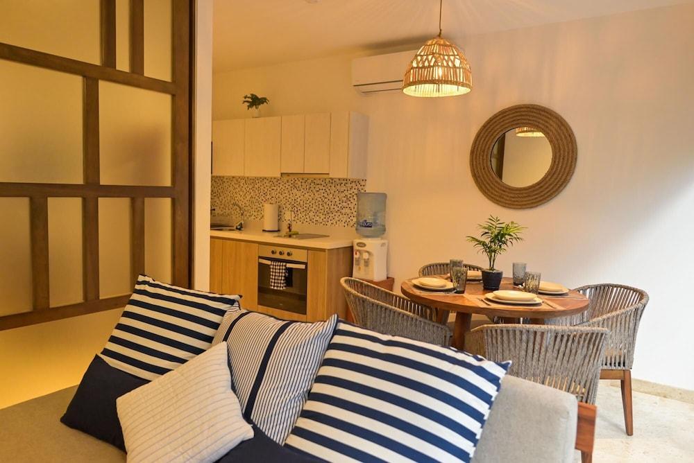 Brand New Lovely 1BR Apartment PDC Rooftop Pool Gym Pool Table Nice Amenities