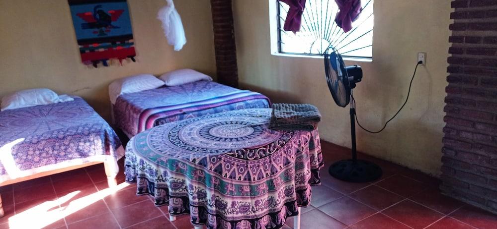 Iguana Loca - Apartments & Bungalows