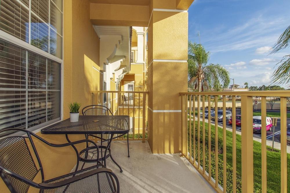 Vista Cay Standard 3 Bedroom Condo 3111