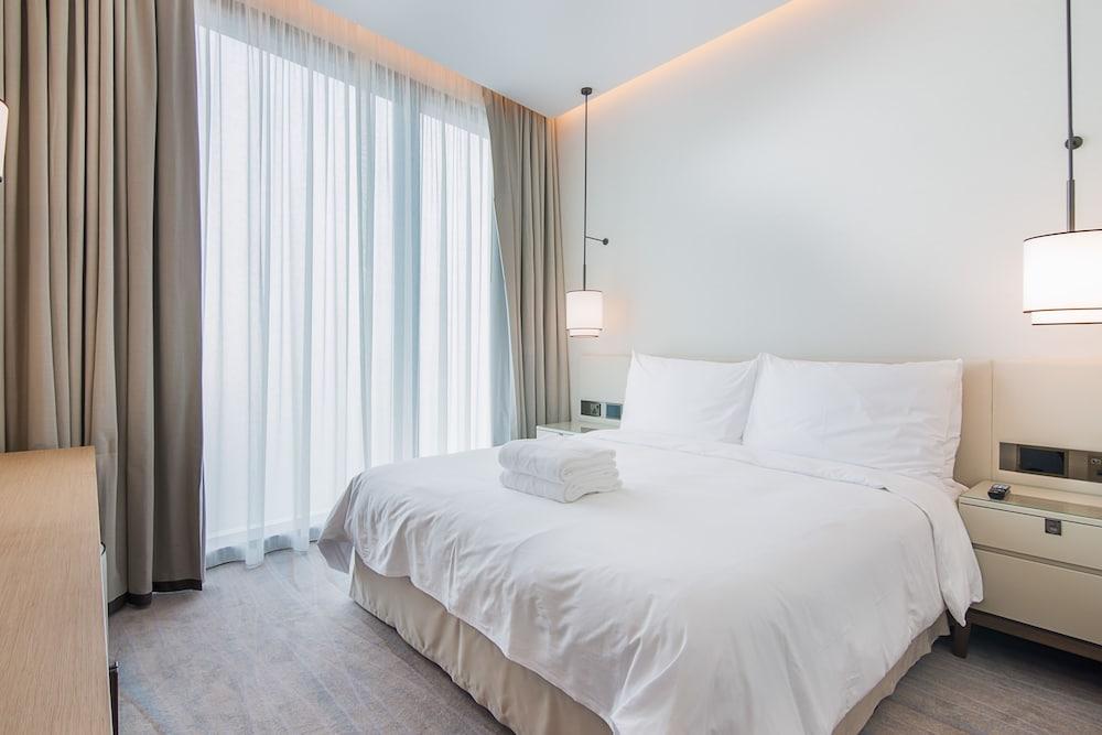 Address Jbr Luxury 2 Br 55th Floor Full Sea