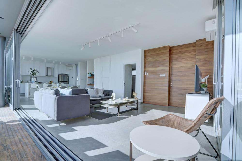 Protaras Holiday Villa Wp8