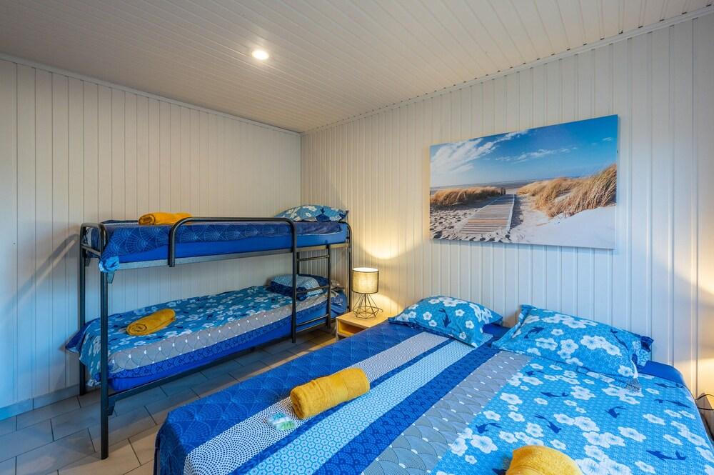 Bungalow Westende Blue 6 Persons