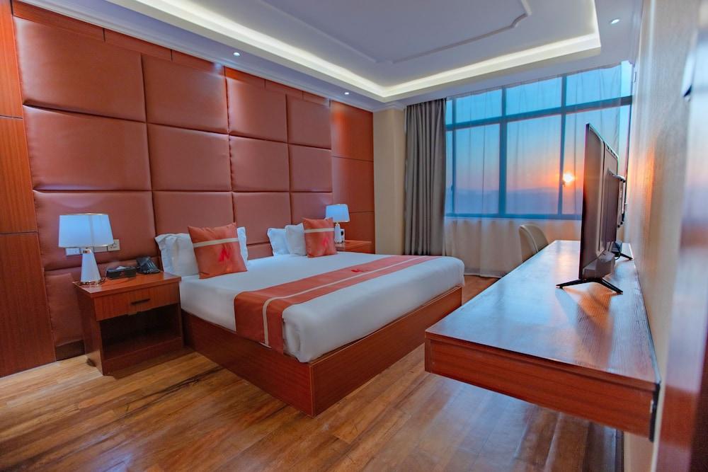 M Apartments & Hotel