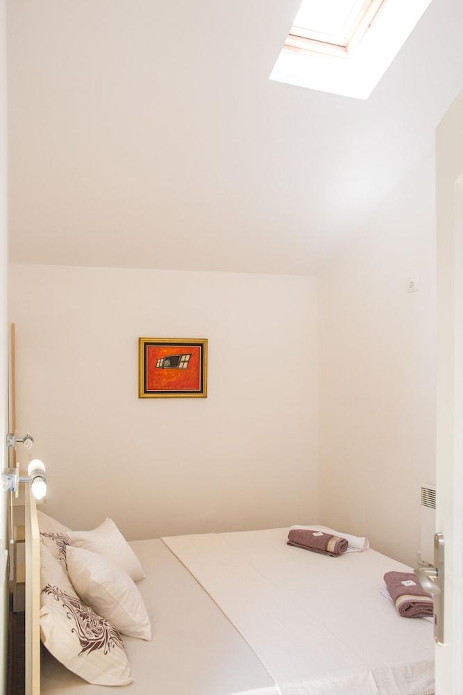 Old Town Apartment Dan