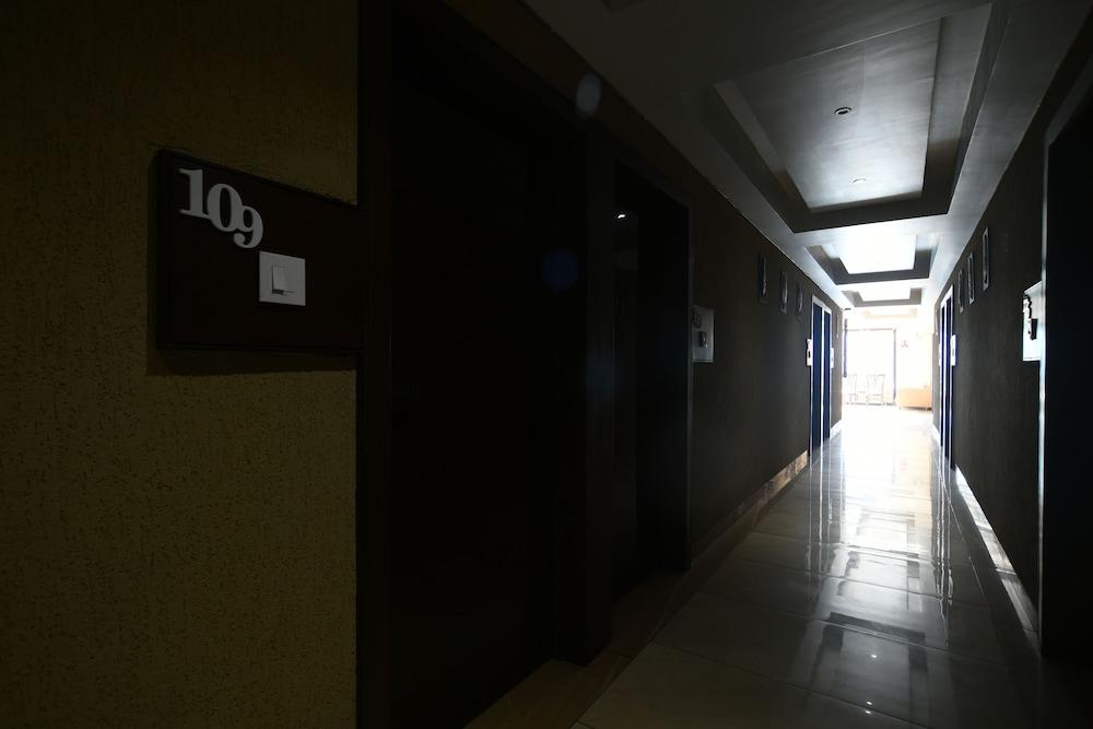 Treebo Trend Johri Regency