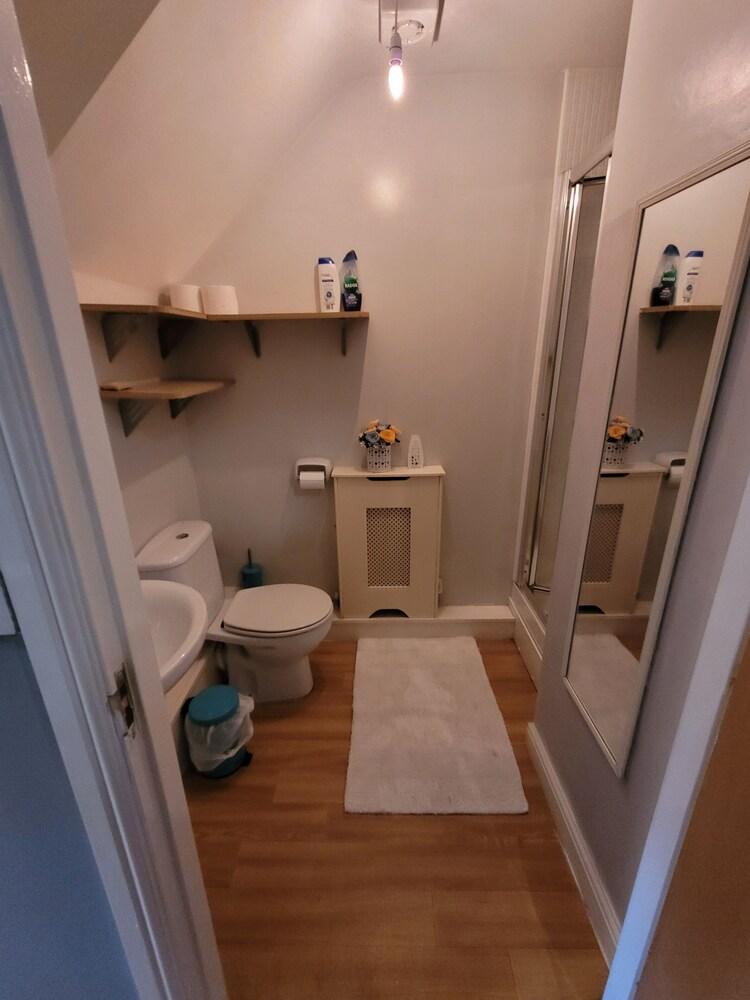 2-bed Apartment, Sleeps 4,on-site Parking