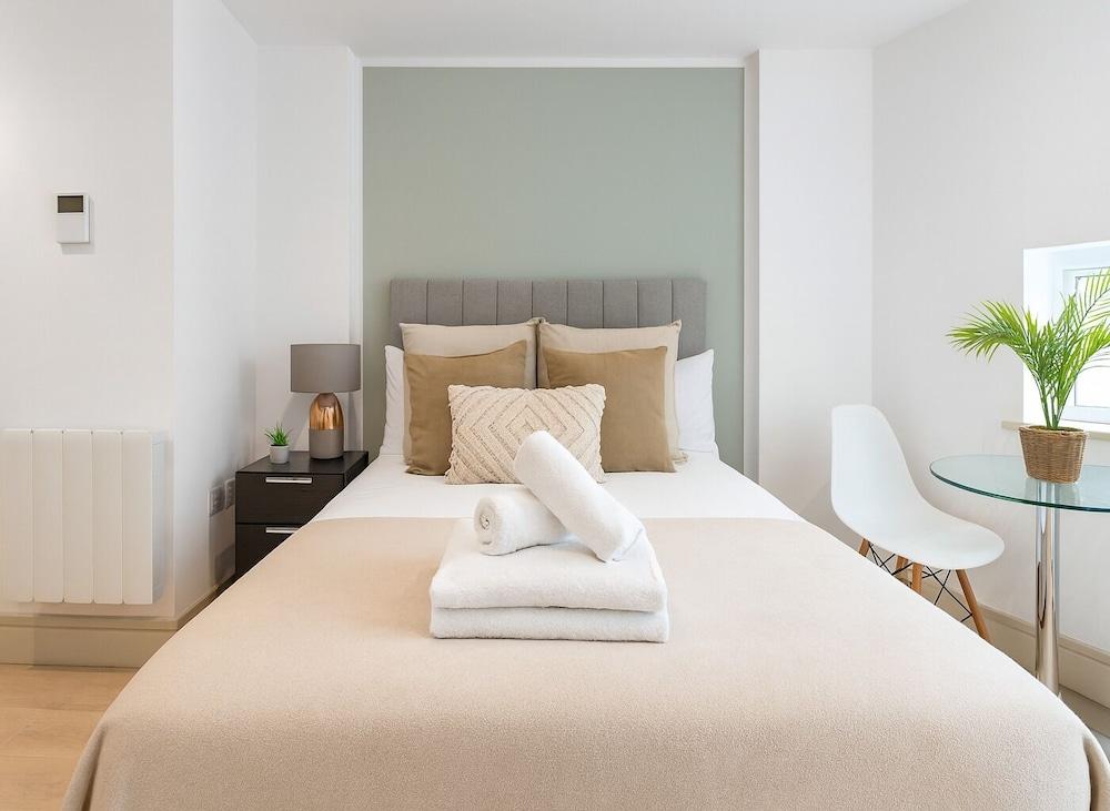 The Kingston Upon Thames Apartme