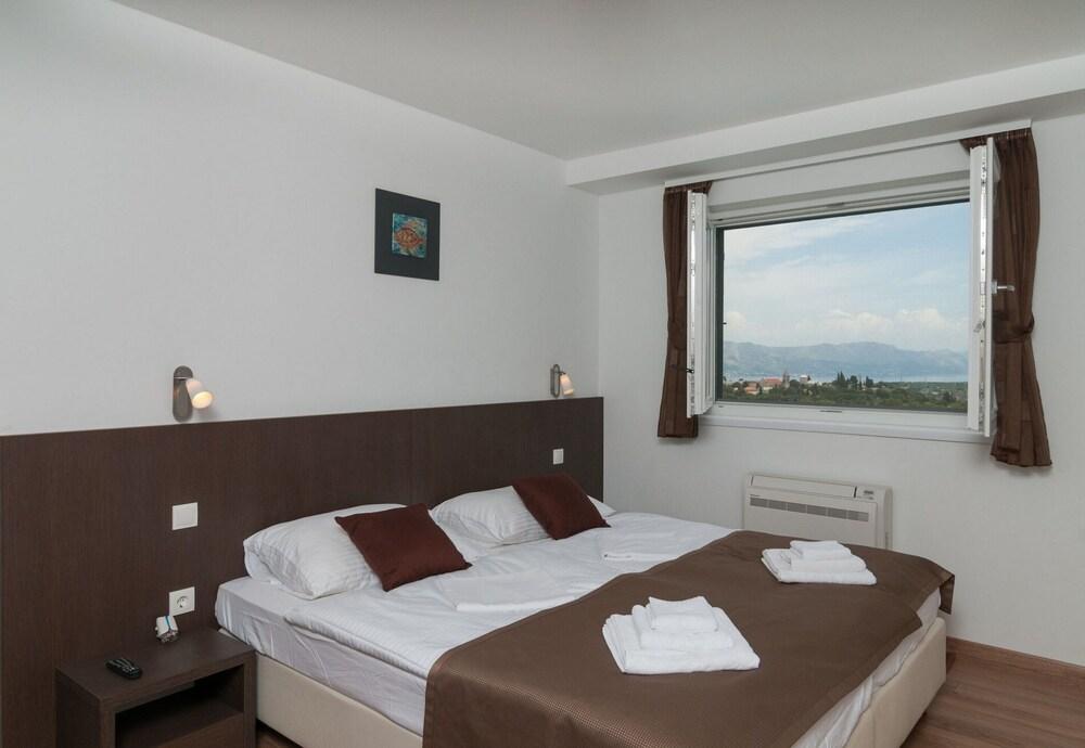 Pool Villa Tin on Island Brač