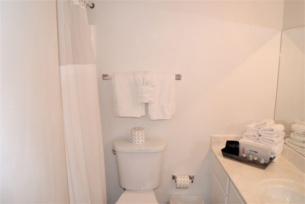 237- Fully Furnished with WiFi by RedAwning