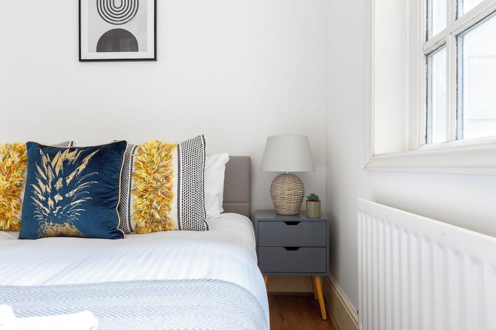 Premium 2 Bed Apartment in Haggerston