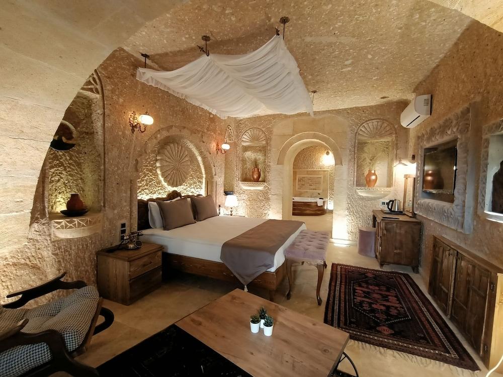 Pegas Cave Suites