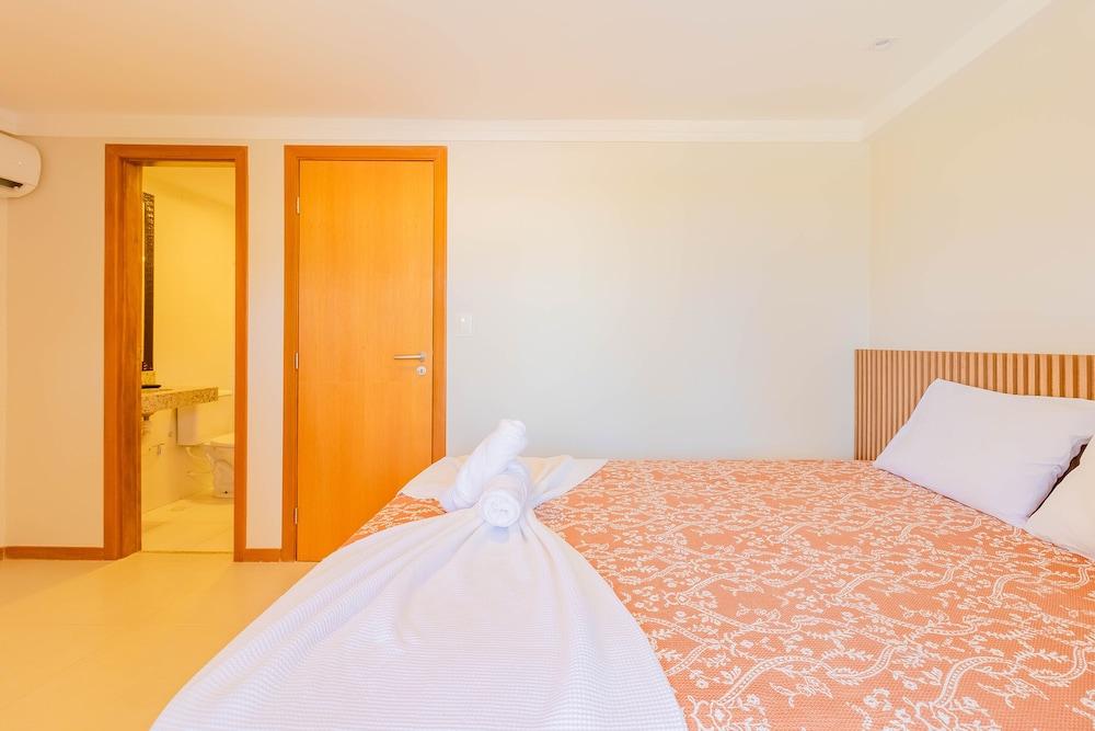 IT32 Triplex 4 Suítes a 100m da Praia