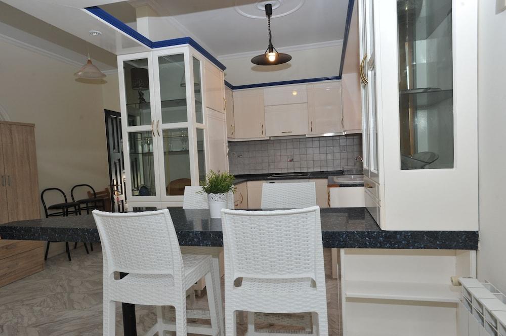 Blue Apartments Ipsos