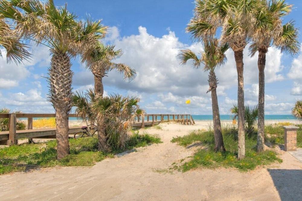 A Wave From it All Oceanview 2nd Level Patio