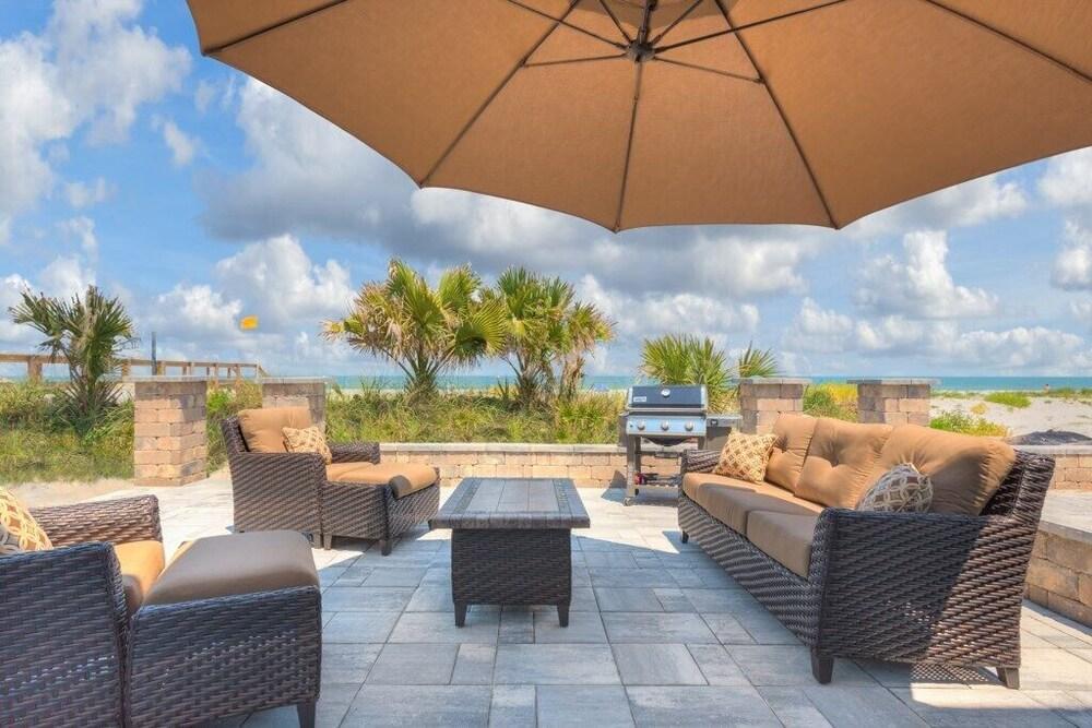 Shore to Please Beach Oceanfront Patio Pet Friendly