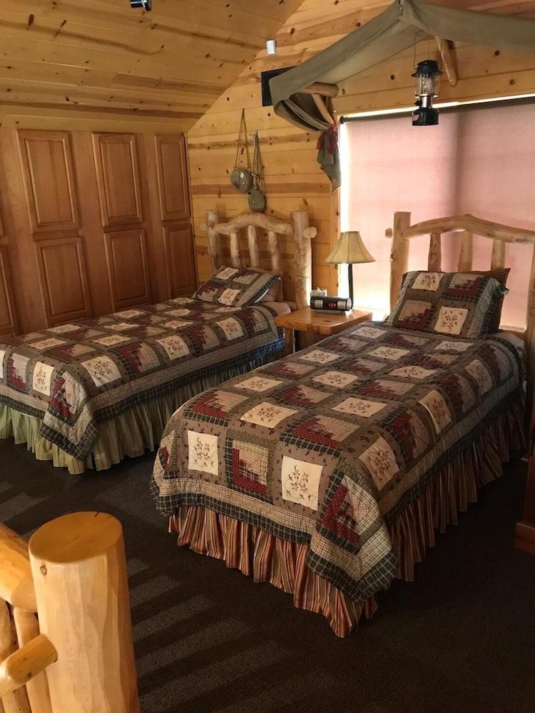 Snow Goose Lodge at Gamekeeper's Marsh