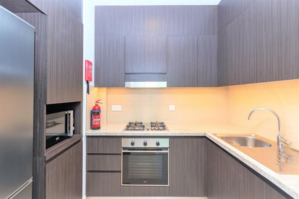 Fabulous Stay in Downtown Views