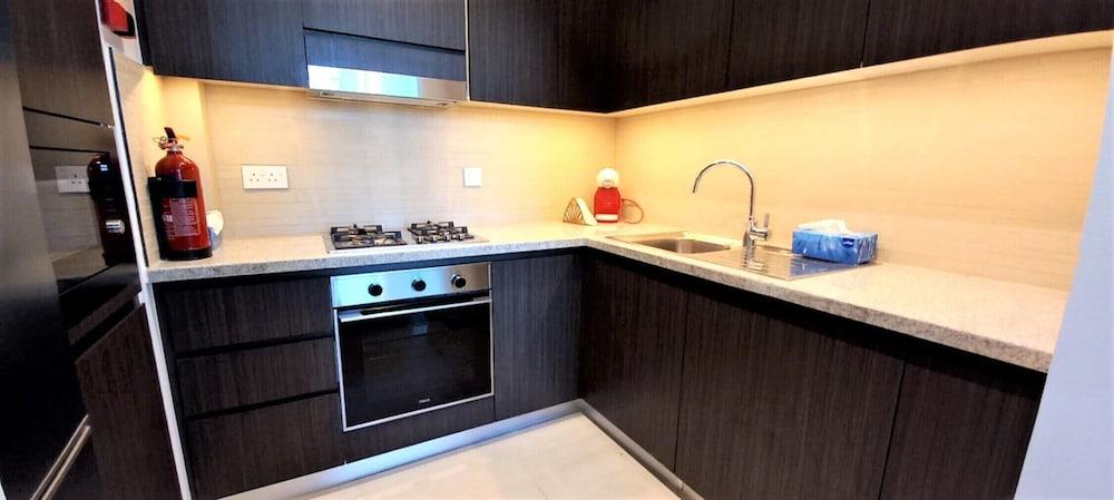 Fabulous Stay in Downtown Views