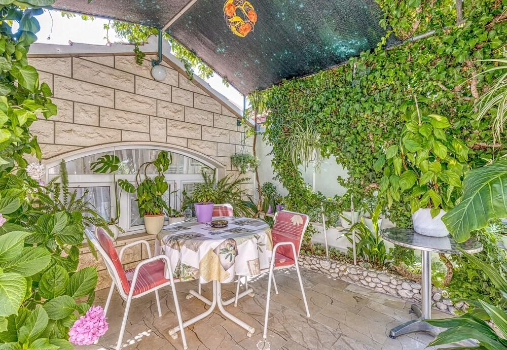 Brač Island Suite Mladineo A4