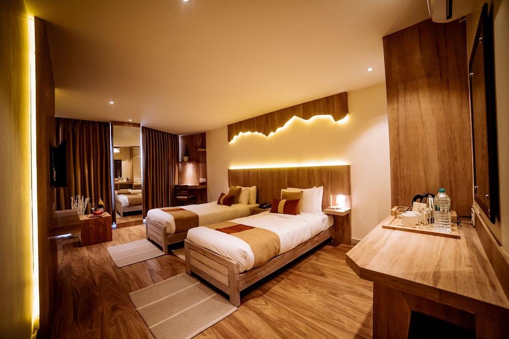 Aabas Pokhara by Barahi Hospitality