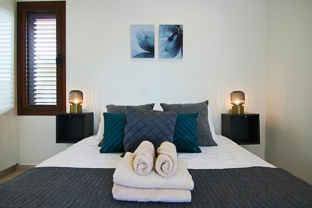 Phaedrus Living Seaside Constantinos 113