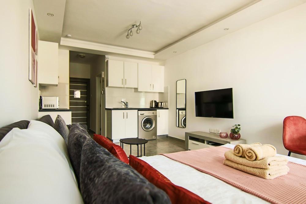 Phaedrus Living Seaside Flat Athina 115