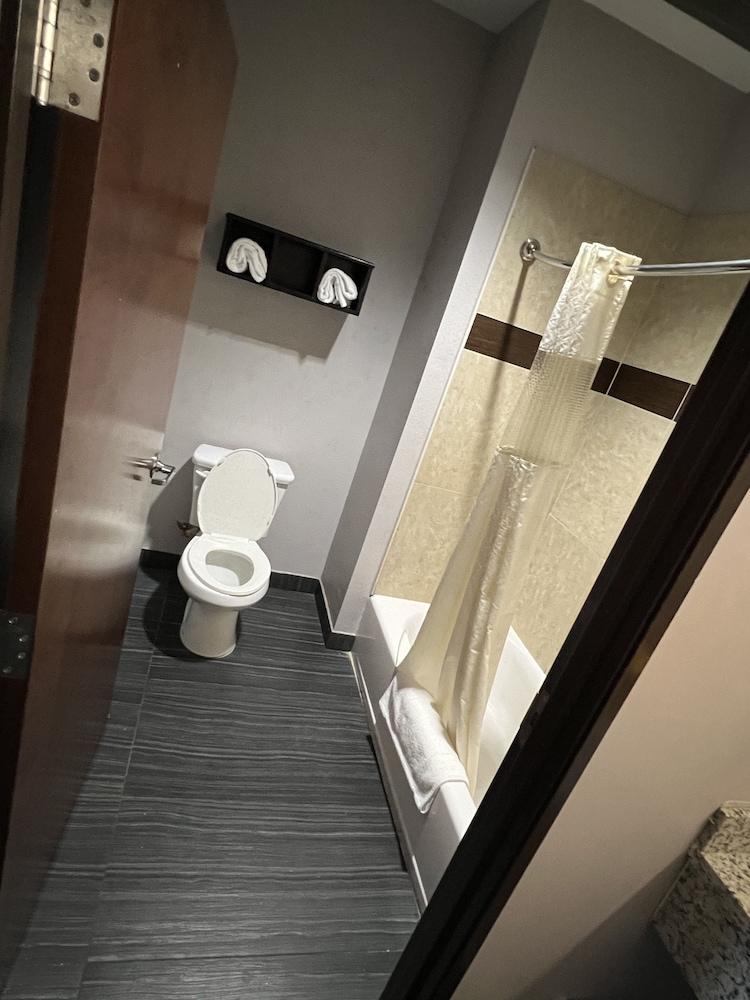 Regency INN & Suites