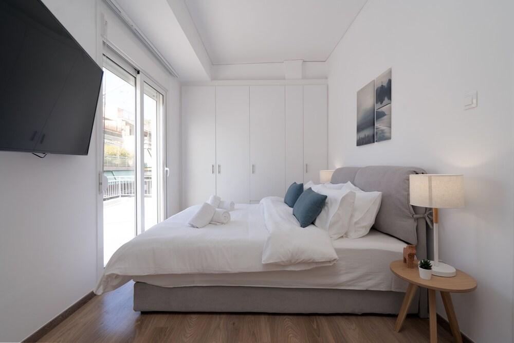 Athens Hideout apt with rooftop