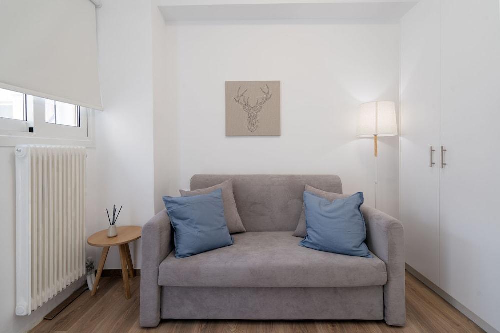 Athens Hideout apt with rooftop