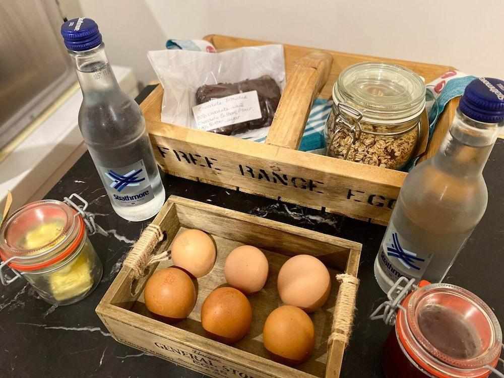 Spacious Annex 2 Miles From Coast