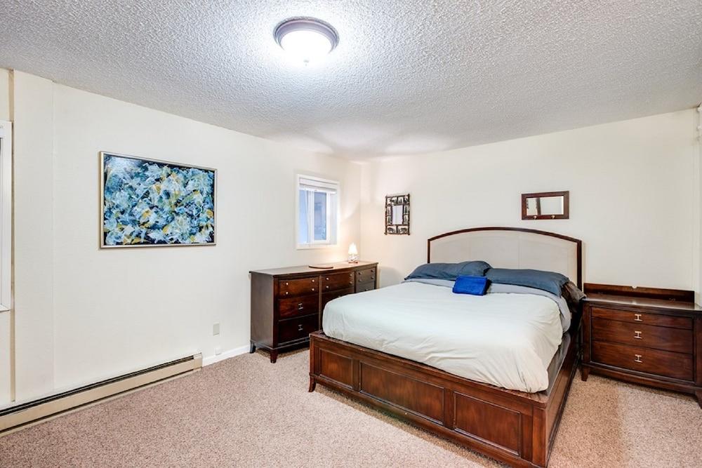 36SLL - Convenient - Economical - Kitchen - Sleeps 6