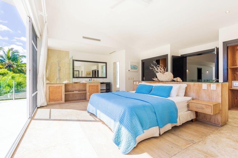 Luxury Villa Waterfall - Pool & BBQ